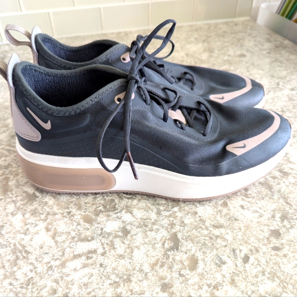 Nike Women's Air Max Dia Casual- Black And Tan